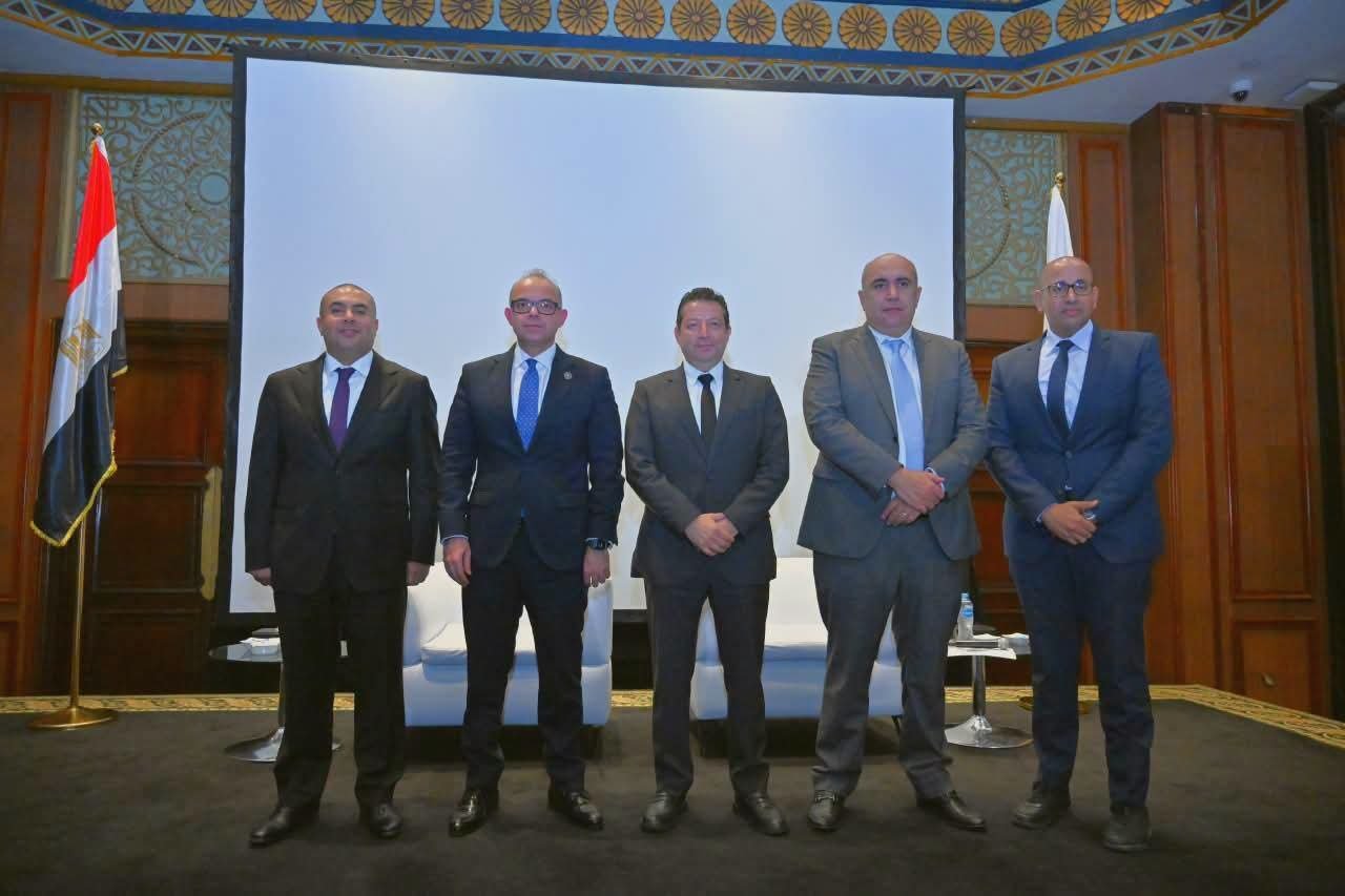 وزير الاستثمار: تطوير خدمات المستثمرين وزيادة الصادرات المصرية وفتح أسواق دولية جديدة 3 وزير الاستثمار: تطوير خدمات المستثمرين وزيادة الصادرات المصرية وفتح أسواق دولية جديدة