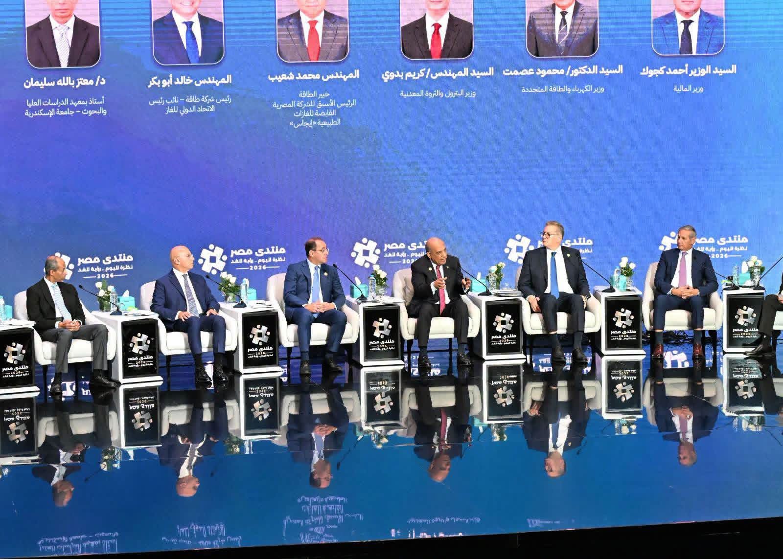 مدبولي يكشف 3 خيارات أمام الدولة لمواجهة ارتفاع أسعار الطاقة.. ويعلن تسريع مستهدفات الطاقة المتجددة