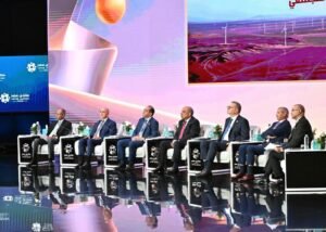 مدبولي يكشف 3 خيارات أمام الدولة لمواجهة ارتفاع أسعار الطاقة.. ويعلن تسريع مستهدفات الطاقة المتجددة 3 مدبولي يكشف 3 خيارات أمام الدولة لمواجهة ارتفاع أسعار الطاقة.. ويعلن تسريع مستهدفات الطاقة المتجددة