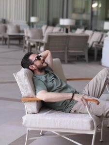 أحمد زاهر في دبي.. إطلالة كاجوال تخطف الأنظار في أحدث ظهور له 5 أحمد زاهر في دبي.. إطلالة كاجوال تخطف الأنظار في أحدث ظهور له