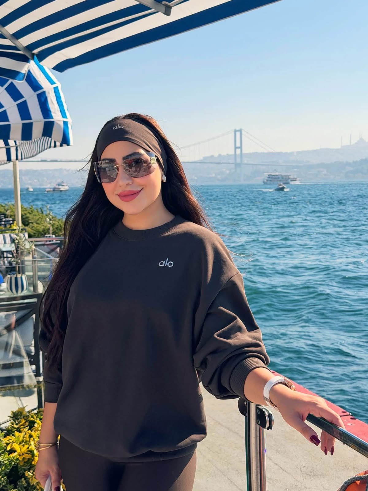 بوسي تخطف الأنظار بأحدث ظهور لها في إسطنبول.. إطلالة كاجوال وإطلالة على مضيق البوسفور