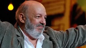 محمد خان في ذكرى ميلاده.. حكاية المخرج الذي غيّر ملامح السينما الواقعية وترك بصمة لا تُنسى