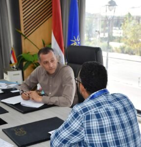 محافظ أسوان يبحث مطالب 56 مواطنًا ويوجه بتوفير فرص عمل ومساعدات عاجلة للأسر الأولى بالرعاية 2 محافظ أسوان يبحث مطالب 56 مواطنًا ويوجه بتوفير فرص عمل ومساعدات عاجلة للأسر الأولى بالرعاية