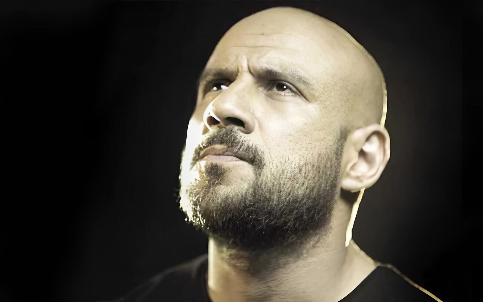 أحمد مكي يقترب من إنهاء تصوير فيلم فرصة سعيدة جدًا.. عودة سينمائية بعد غياب 13 عامًا