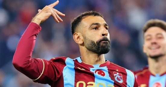 محمد صلاح ينفرد بصدارة هدافي الدوري التركي بـ8 أهداف بعد قيادة طرابزون للفوز على بشكتاش 3 محمد صلاح ينفرد بصدارة هدافي الدوري التركي بـ8 أهداف بعد قيادة طرابزون للفوز على بشكتاش