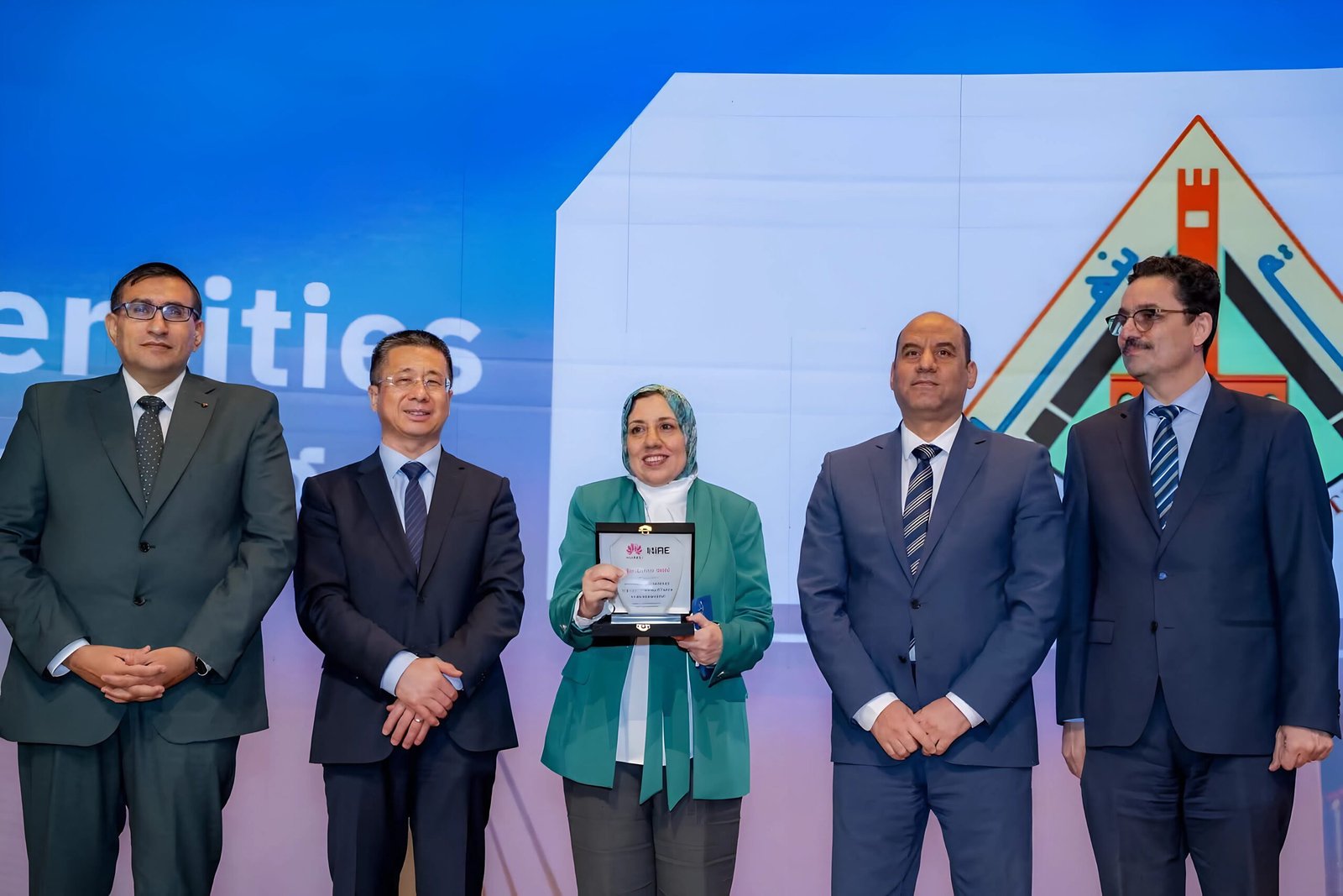جامعة بنها تحصد المركز الأول على مستوى الجمهورية في توظيف خريجي برامج هواوي المعتمدة