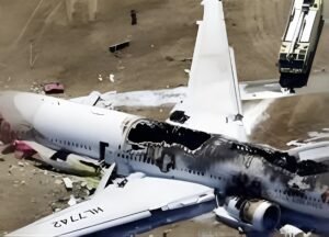 في مثل هذا اليوم عام 1999.. سقوط طائرة مصر للطيران القادمة من الولايات المتحدة إلى القاهرة ومصرع 217 شخصًا في كارثة جوية هزت العالم 3 في مثل هذا اليوم عام 1999.. سقوط طائرة مصر للطيران القادمة من الولايات المتحدة إلى القاهرة ومصرع 217 شخصًا في كارثة جوية هزت العالم