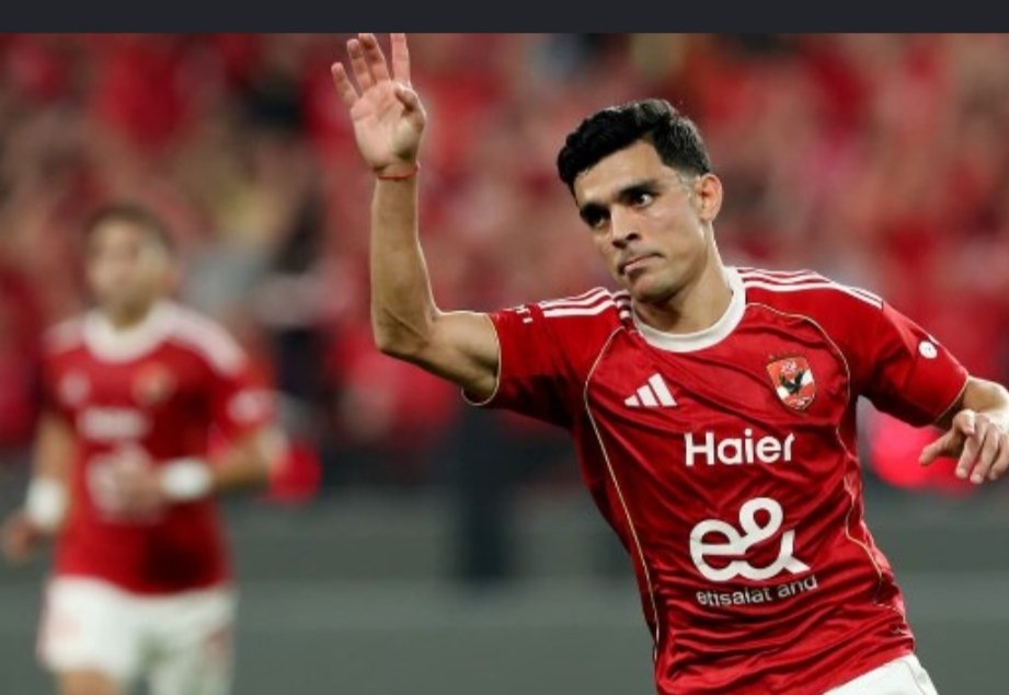 عرض ليبي يقلب الموازين.. هل يرحل أشرف بن شرقي عن الأهلي؟