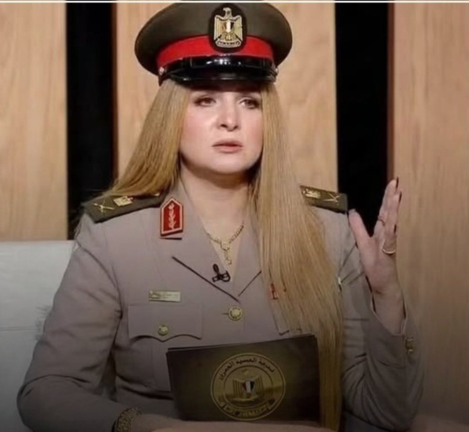 منع ظهور محبة فهمي على الشاشة بعد نشر صورة أثارت جدلًا بسبب تجاوز في حق مؤسسات الدولة