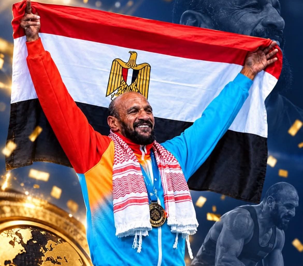 كرم جابر يتوج بطلًا للعالم للمرة الثانية في عمر 47 عامًا ويكتب تاريخًا جديدًا للمصارعة المصرية
