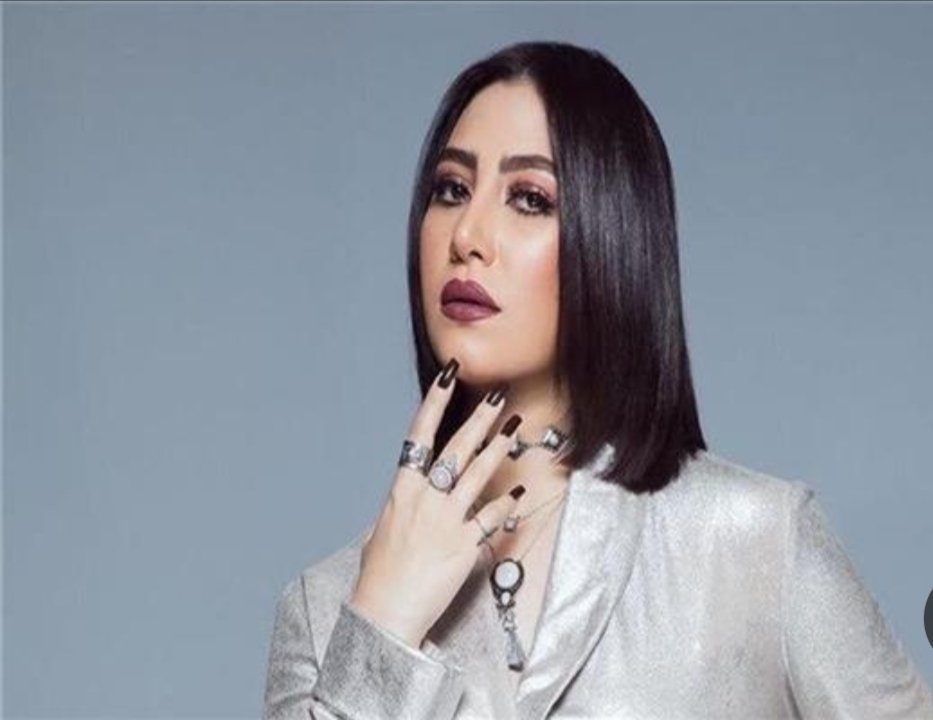 التحفظ على المطربة بوسي داخل المحكمة قبل النطق بالحكم في قضية شيك بـ6 ملايين جنيه