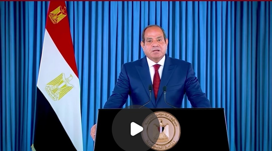 السيسي للمصريين: حصنوا بلدكم ضد المؤامرة.. ولا أقول حصنوا الرئيس
