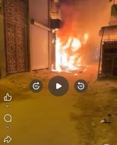 حريق هائل في أبو المطامير بالبحيرة.. النيران تلتهم محلًا بشارع الثانوي أمام دار الشفاء