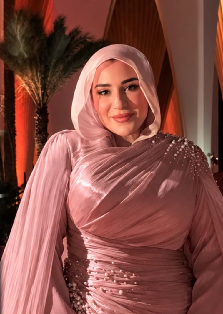 أسماء شريف منير بالحجاب في مهرجان الجونة.. رسالة مؤثرة عن الحرية والاختلاف