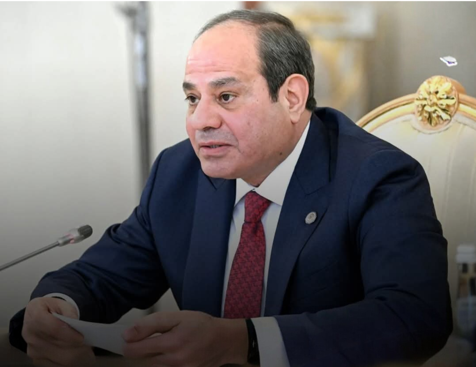 السيسي يحذر المصريين من الإفراط في استخدام مواقع التواصل الاجتماعي: بلاش 5 أو 6 ساعات على التليفون