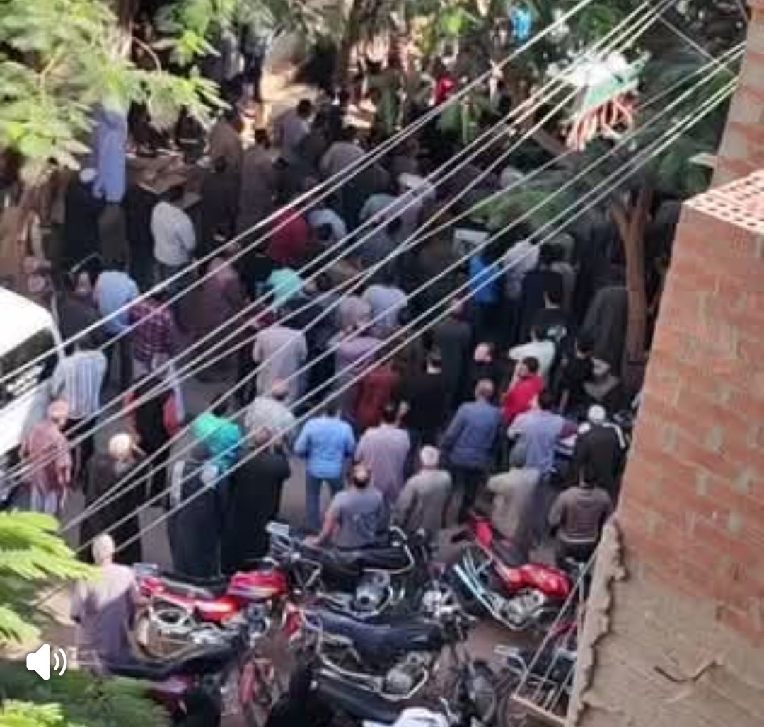 وسط دموع أمهاتهما.. تشييع جثماني شابين في حادث دراجات نارية بالمنوفية