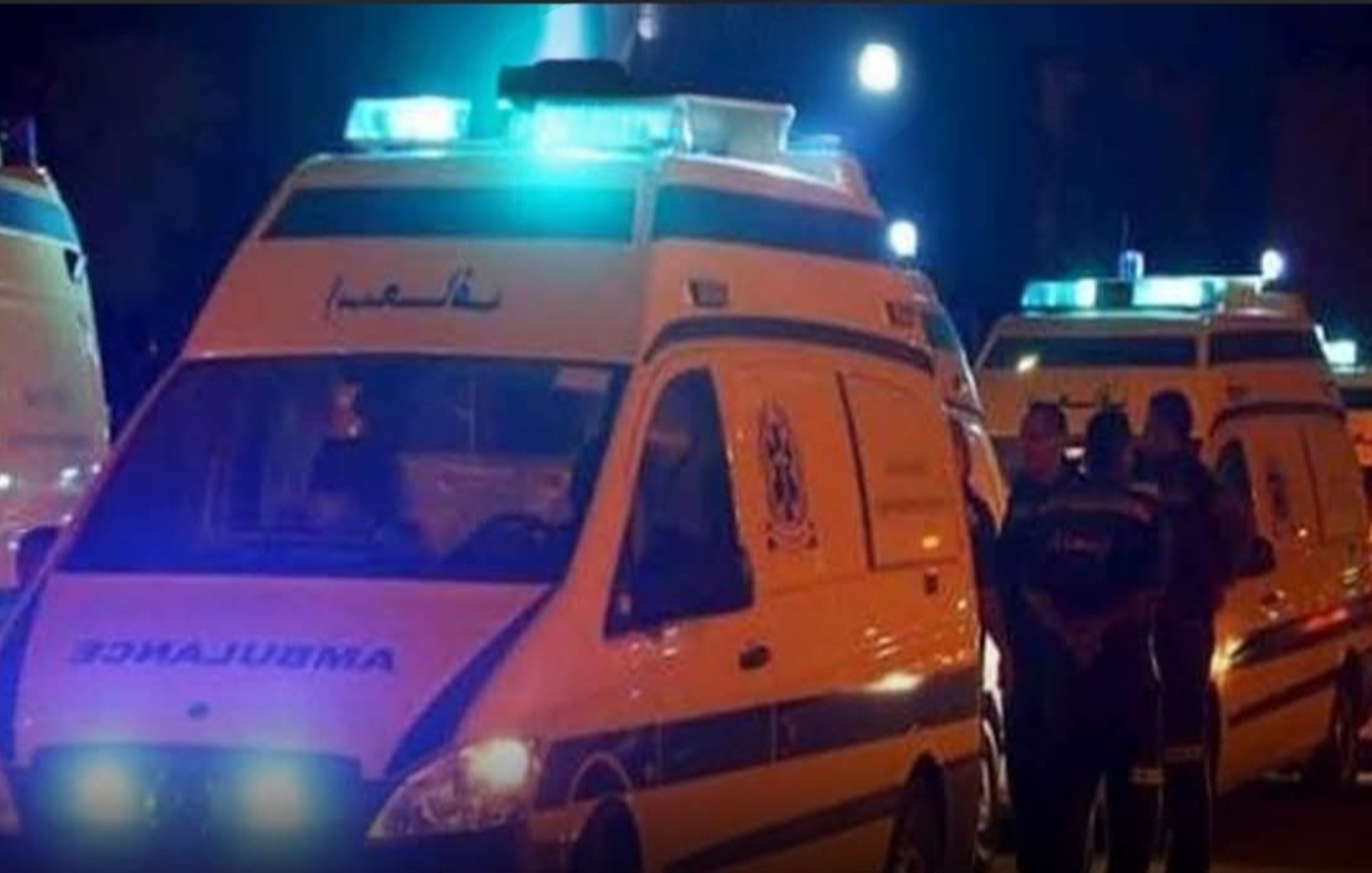 مصرع شخصين وإصابة 23 آخرين في حادث تصادم ميكروباص وأتوبيس وتريلا بالمنيا.. أول صور من موقع الحادث