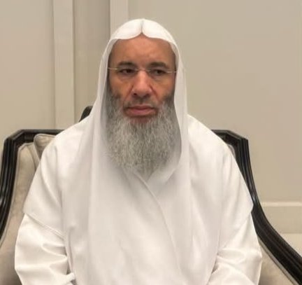 بعد عملية تركيب دعامات.. الشيخ محمد حسان يغادر المستشفى وشقيقه يطمئن محبيه