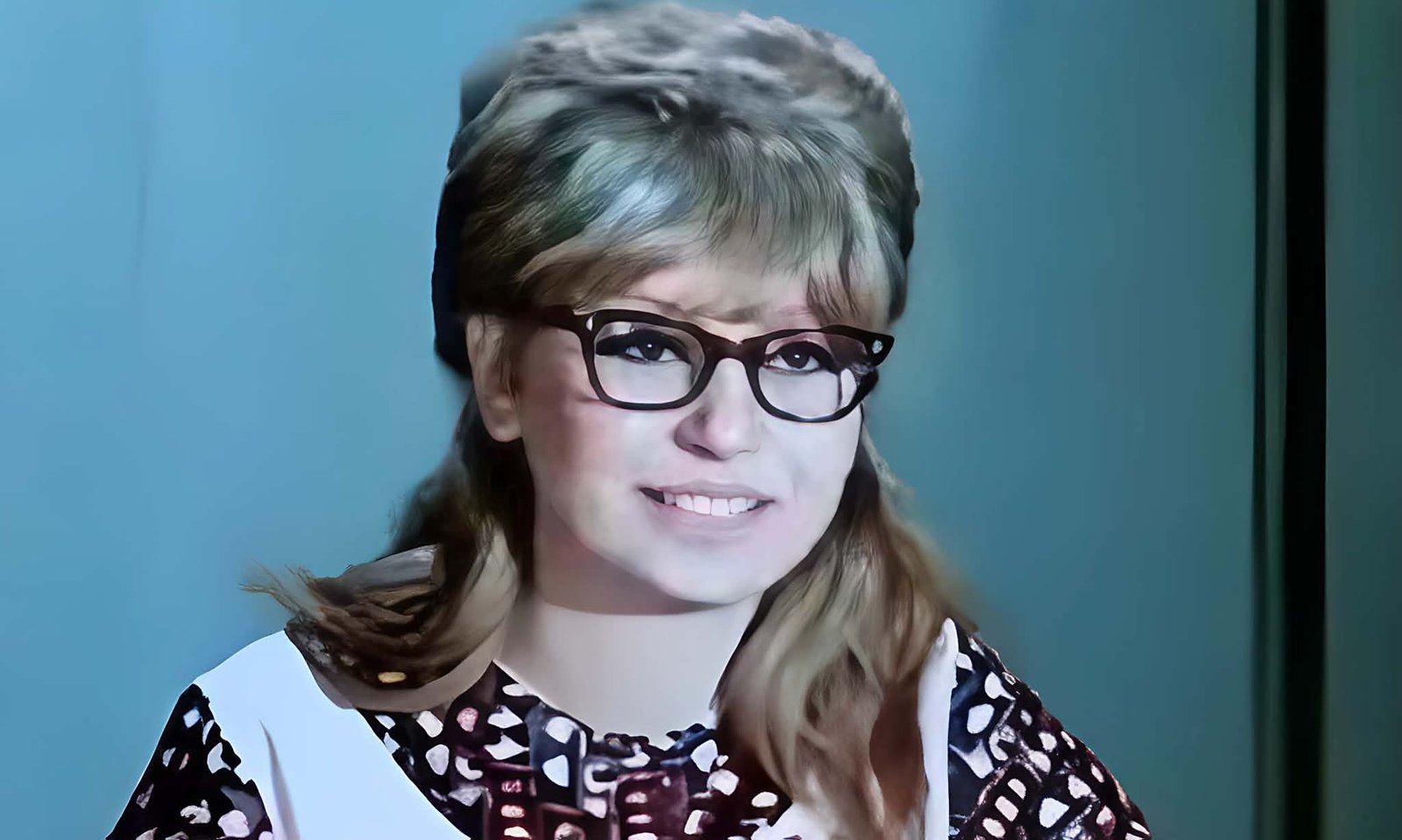 سامية شكري.. حكاية الفنانة التي جمعت بين التمثيل والكتابة واختارت الابتعاد عن الأضواء 3 سامية شكري.. حكاية الفنانة التي جمعت بين التمثيل والكتابة واختارت الابتعاد عن الأضواء