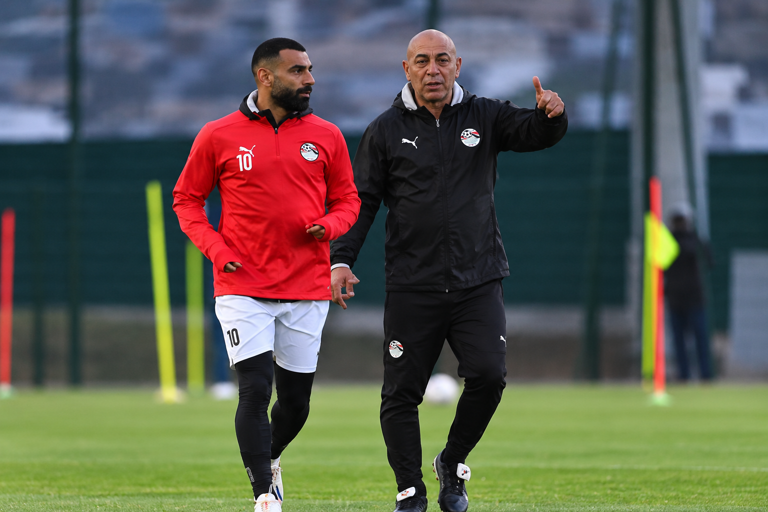 رسميًا.. انتهاء أزمة محمد صلاح وحسام حسن وعودة قائد الفراعنة إلى معسكر منتخب مصر المقبل 3 رسميًا.. انتهاء أزمة محمد صلاح وحسام حسن وعودة قائد الفراعنة إلى معسكر منتخب مصر المقبل