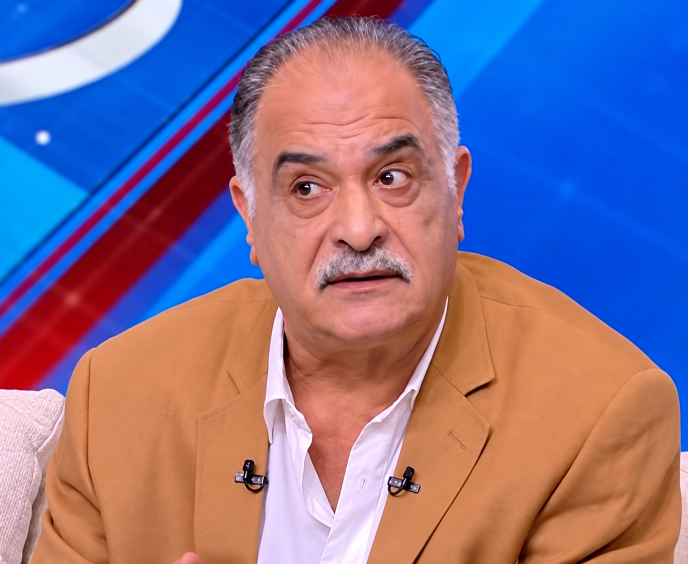 رياض الخولي: حكيت لوالدتي دوري في طيور الظلام.. دعوة أمي جعلتني أشعر أن ظهري اتفرد