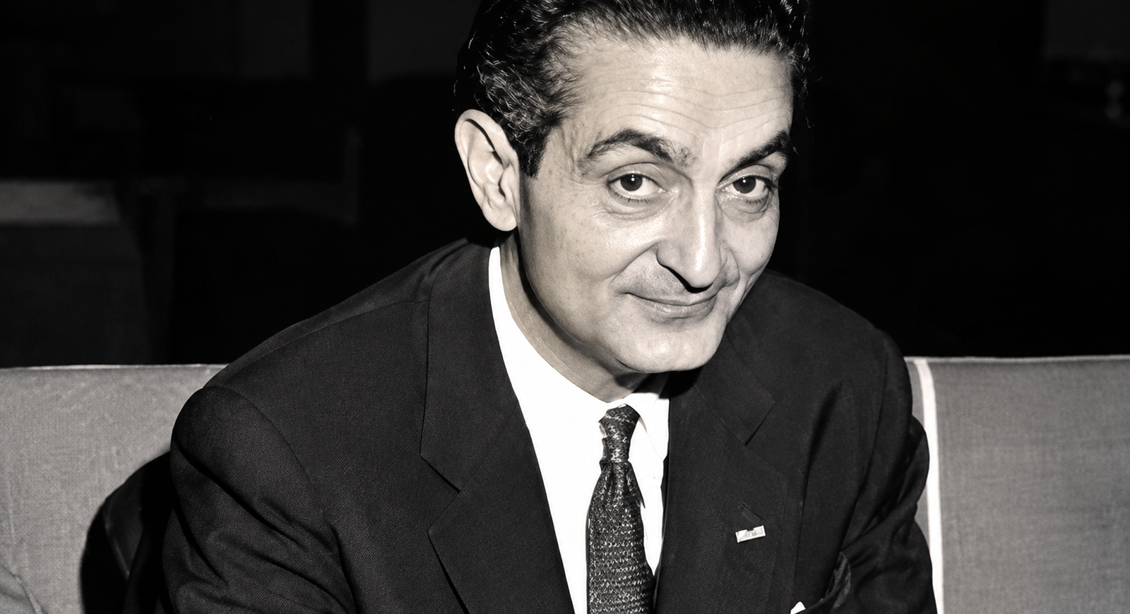 ذكرى ميلاد أحمد بدرخان.. رائد السينما المصرية ومخرج روائع أم كلثوم وفريد الأطرش